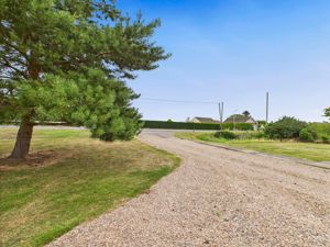 Front Garden/Driveway- click for photo gallery